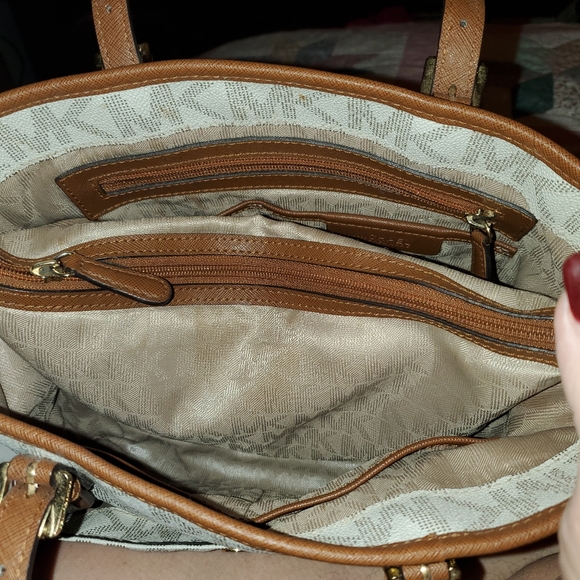 Michael Kors hand bag purse - Picture 4 of 4